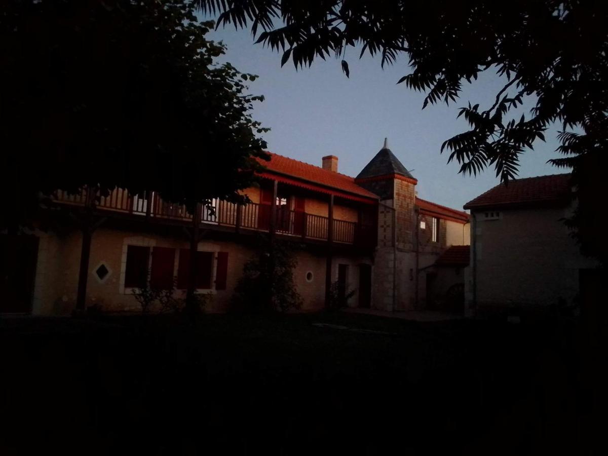 Au Repos Des Elfes Vila Braye-sous-Faye Exterior foto